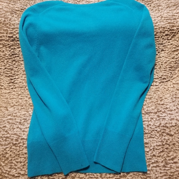 Sweater - Picture 2 of 5